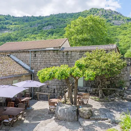 Les Terrasses De Montouret 3*