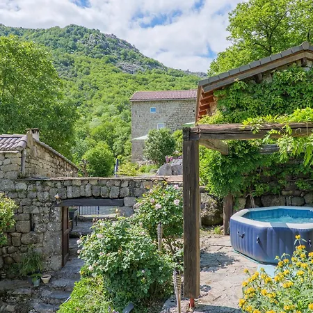 Bed and breakfast Les Terrasses De Montouret